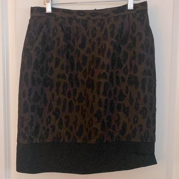 BCBGMaxAzria Dresses & Skirts - BCBGMaxAzria Leopard Print Pencil Skirt Size 4